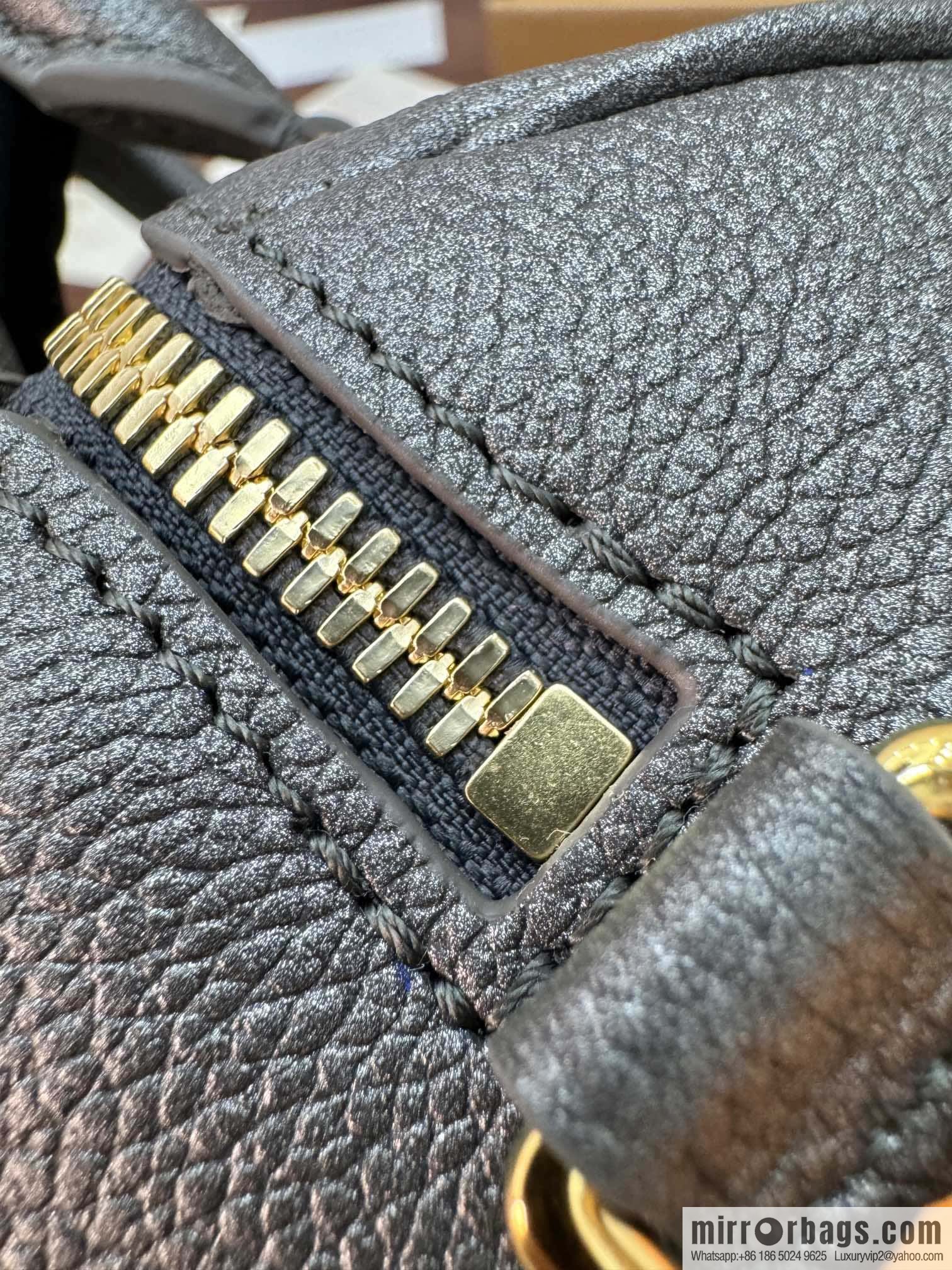 LV M12013 Speedy Bandoulière 20