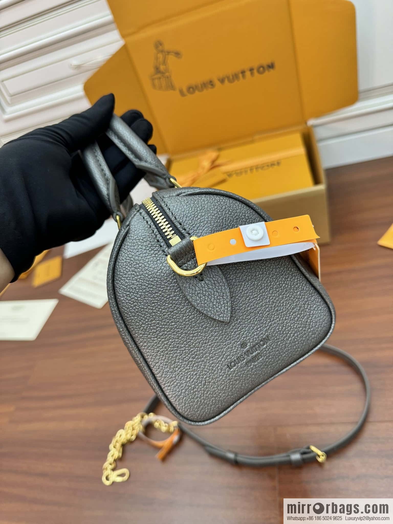 LV M12013 Speedy Bandoulière 20
