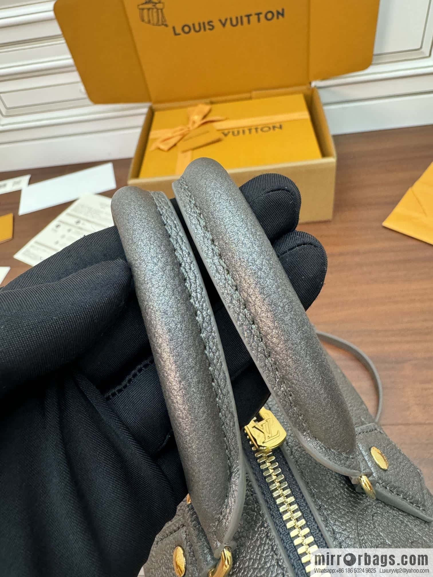 LV M12013 Speedy Bandoulière 20