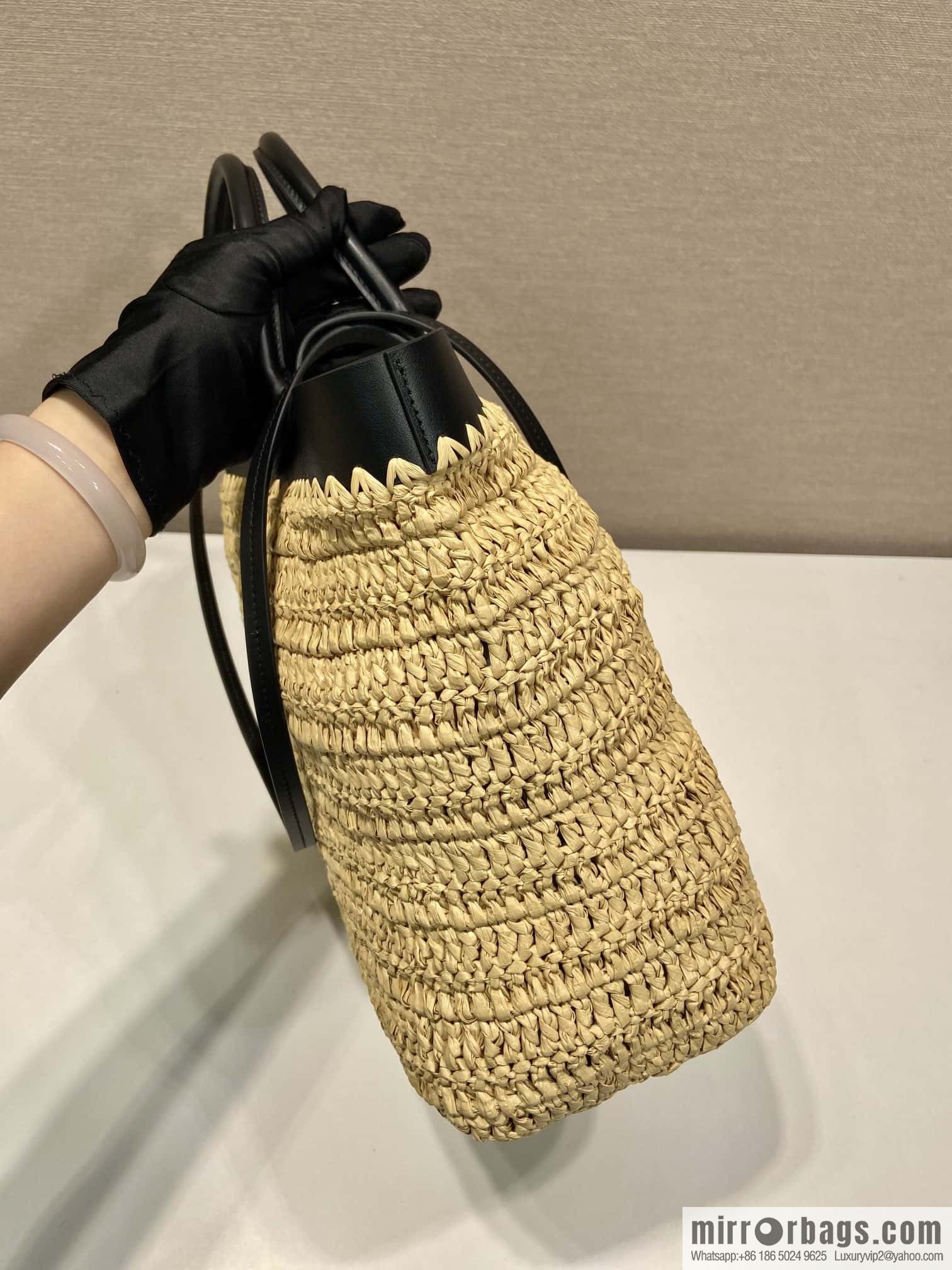 PRADA 🎉 new tote woven bag 🎉 1BG499 large🎉🎉