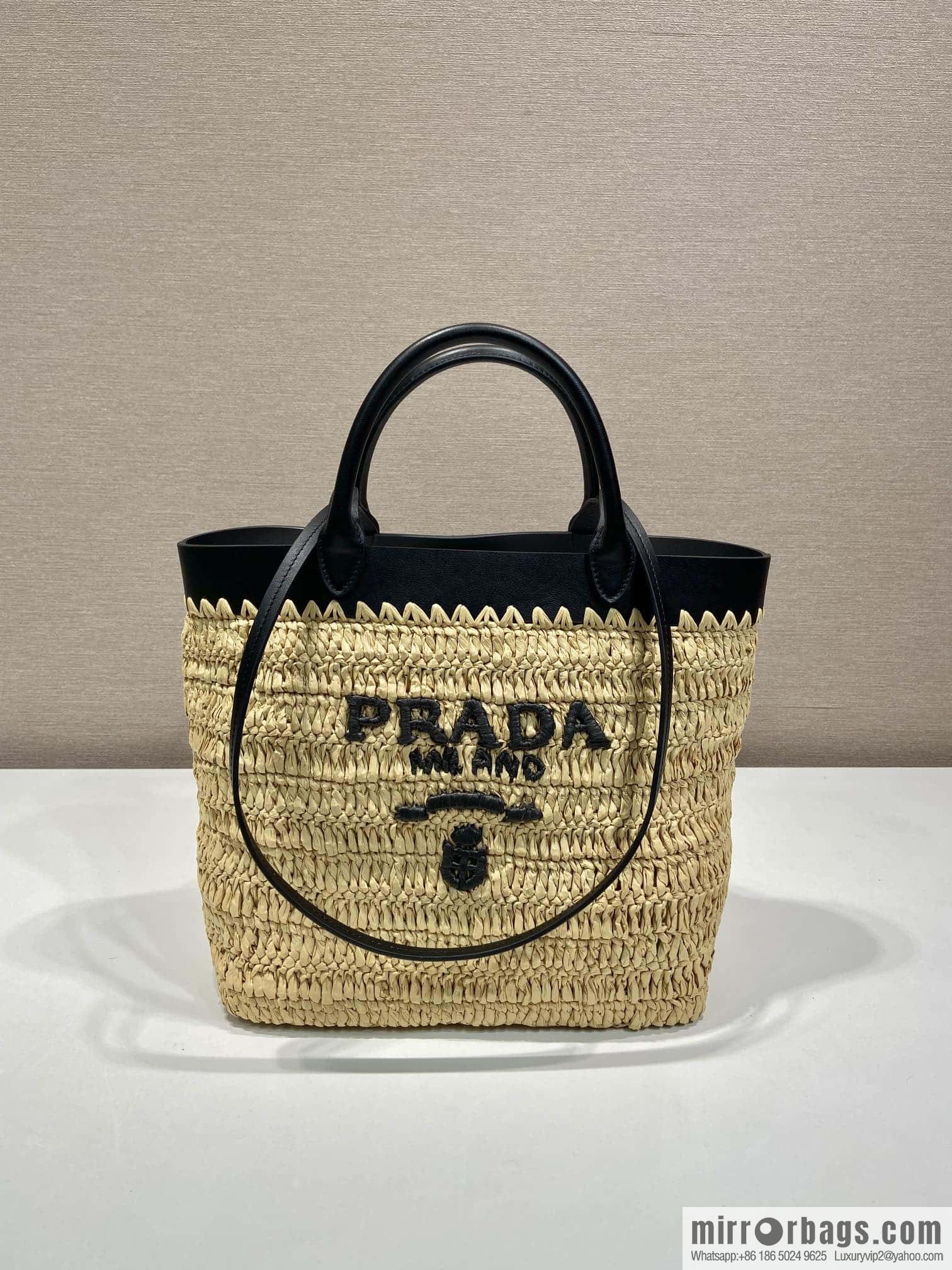 PRADA 🎉 new tote woven bag 🎉 1BG500M🎉🎉