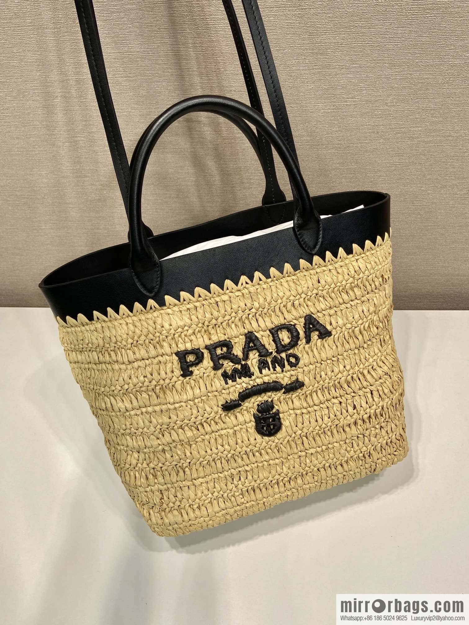 PRADA 🎉 new tote woven bag 🎉 1BG500M🎉🎉