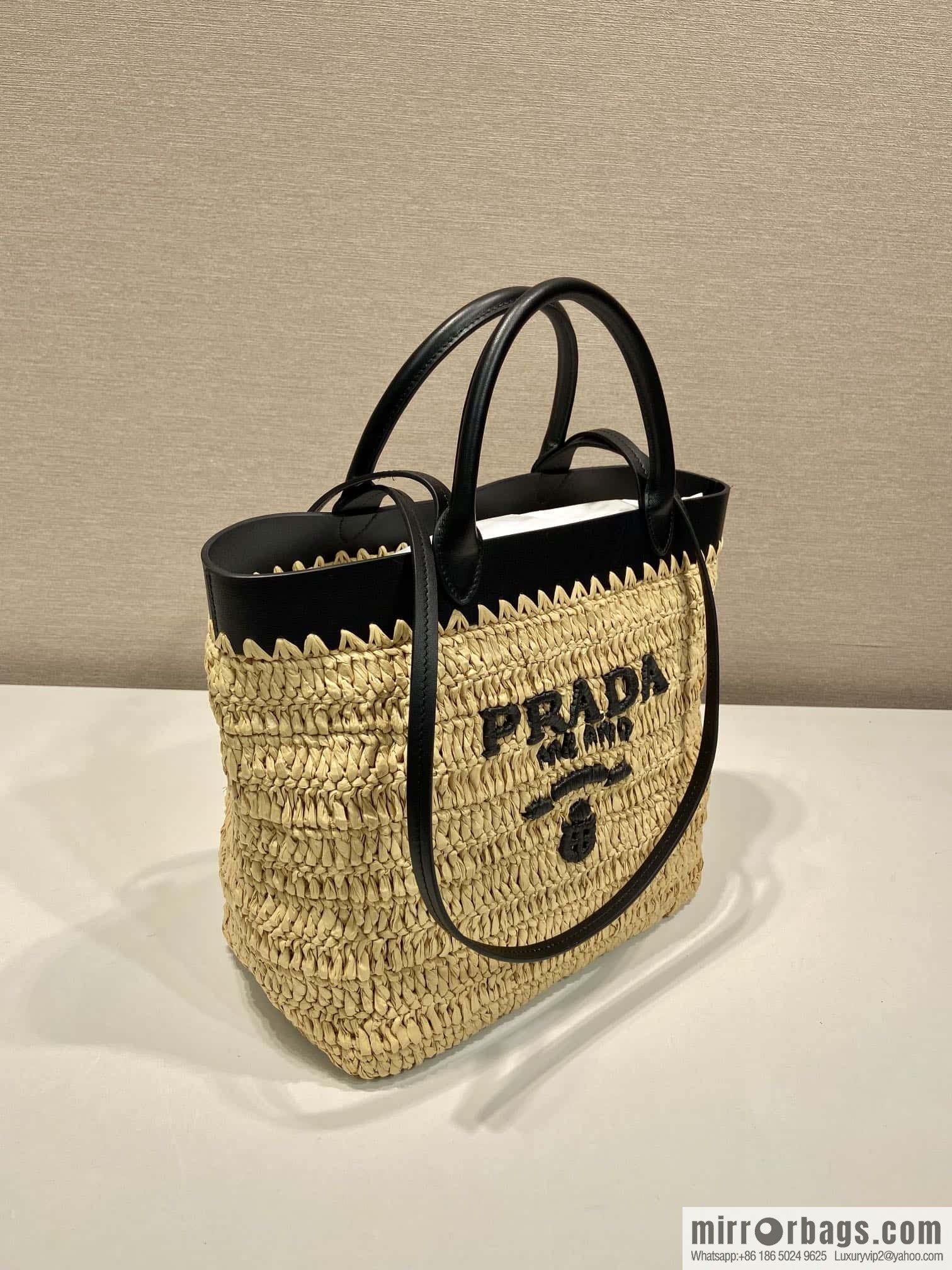 PRADA 🎉 new tote woven bag 🎉 1BG500M🎉🎉