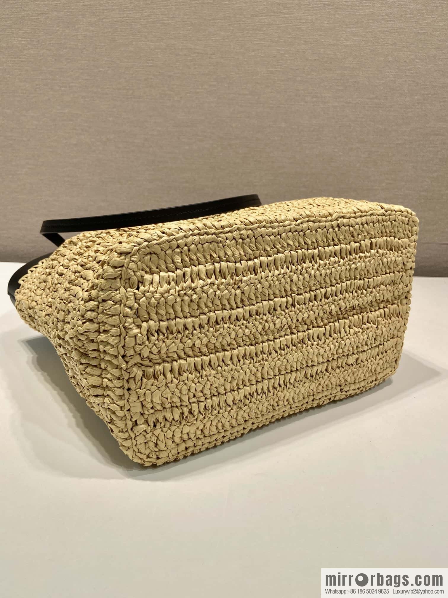 PRADA 🎉 new tote woven bag 🎉 1BG500M🎉🎉