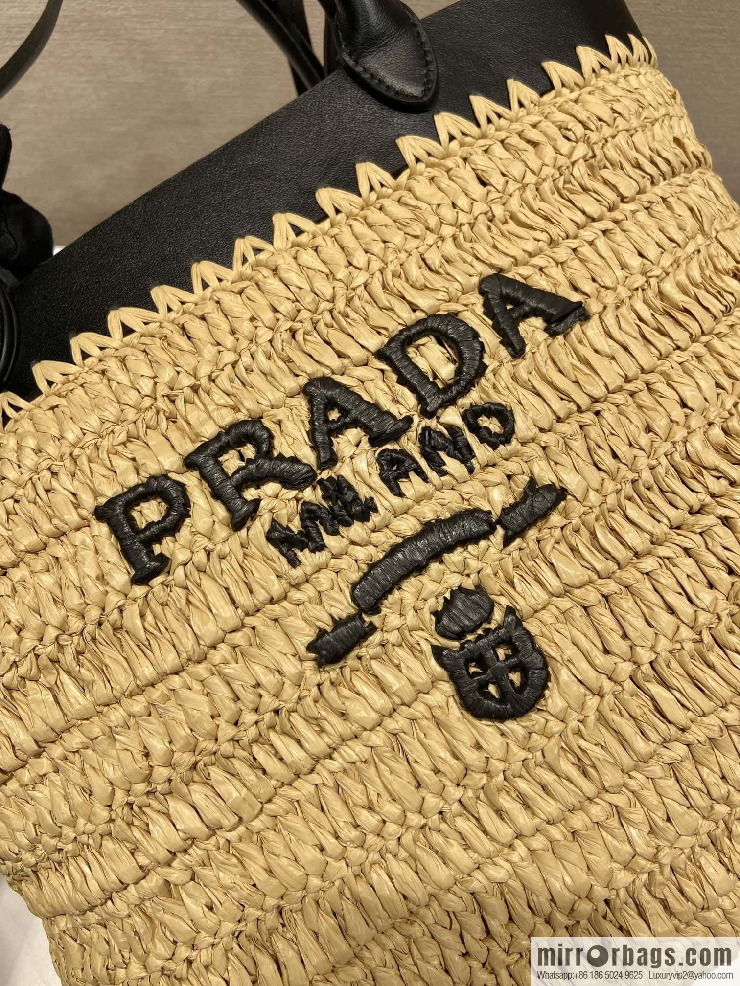 PRADA 🎉 new tote woven bag 🎉 1BG500M🎉🎉