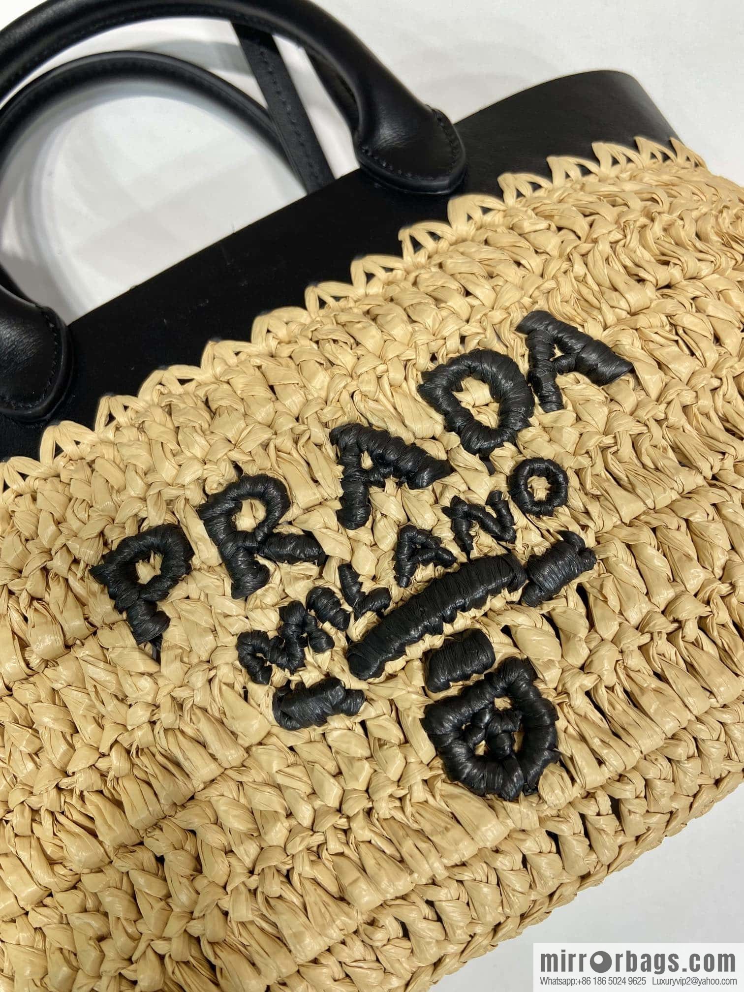 PRADA 🎉 new tote woven bag 🎉 1BG501 small🎉🎉