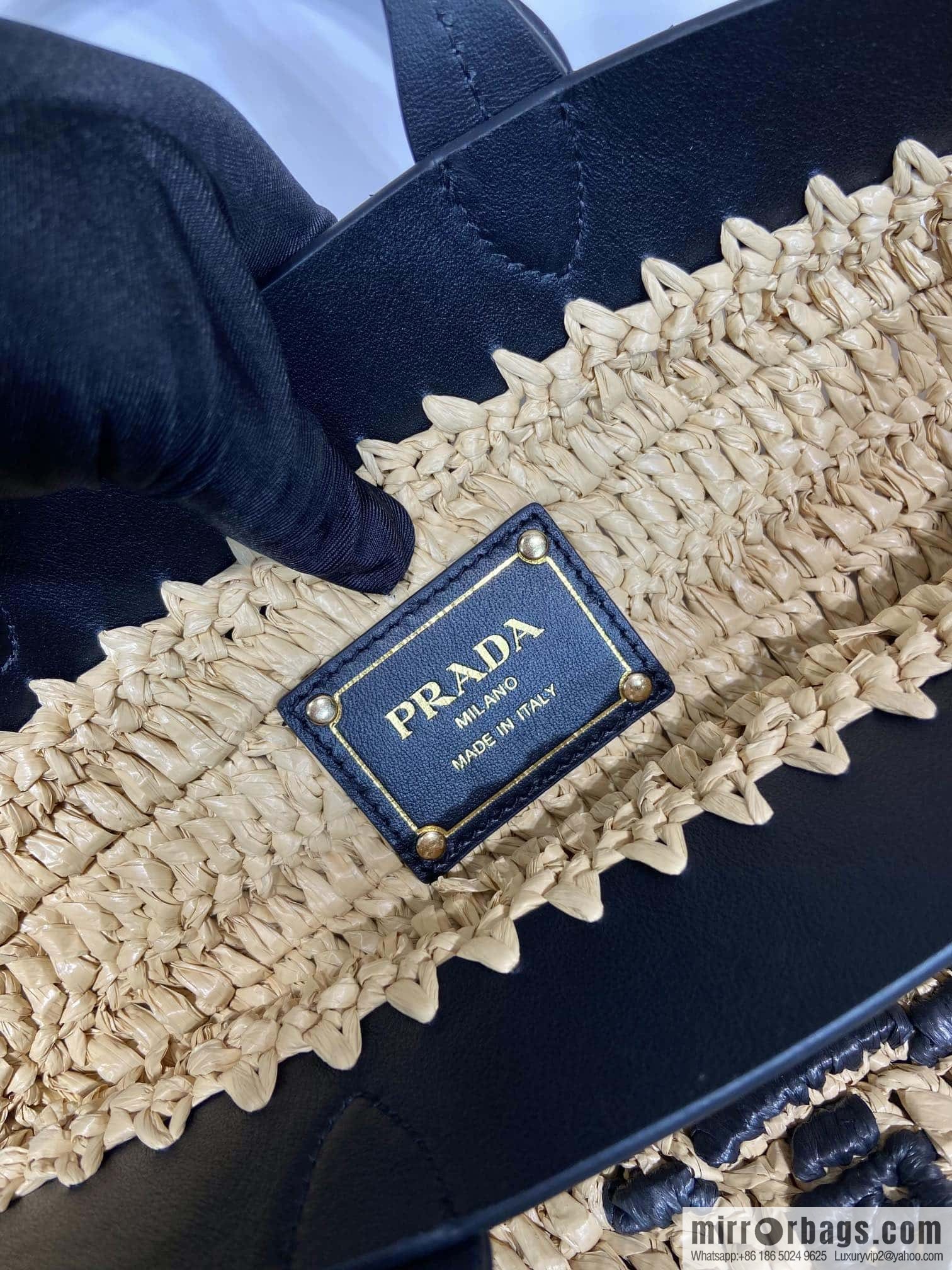 PRADA 🎉 new tote woven bag 🎉 1BG501 small🎉🎉