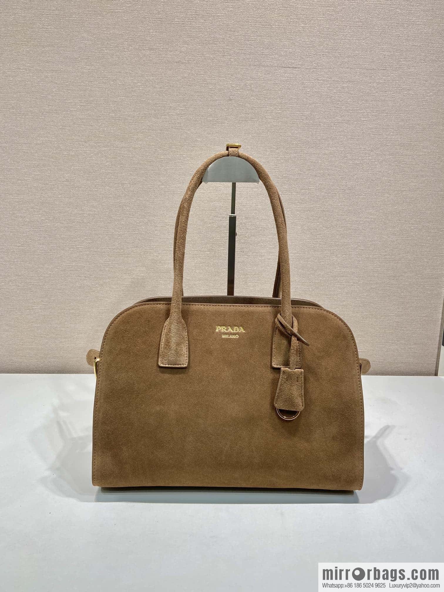 PRADA 🎉 matte pitot bag 🎉 1BG538🎉🎉
