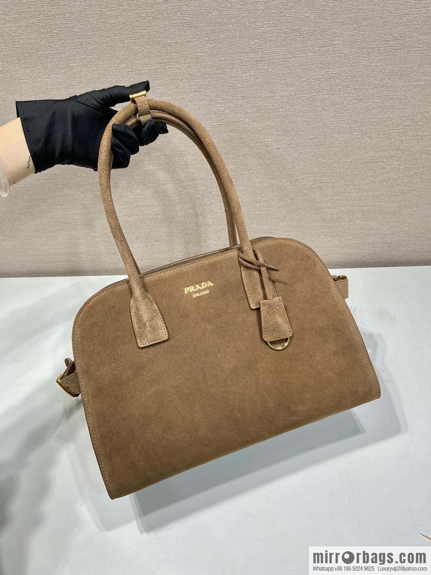 PRADA 🎉 matte pitot bag 🎉 1BG538🎉🎉