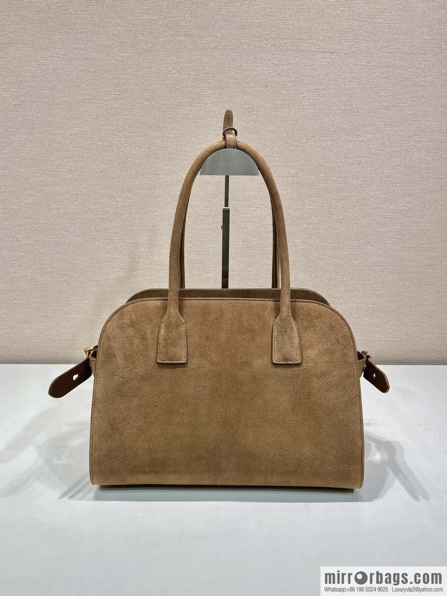 PRADA 🎉 matte pitot bag 🎉 1BG538🎉🎉