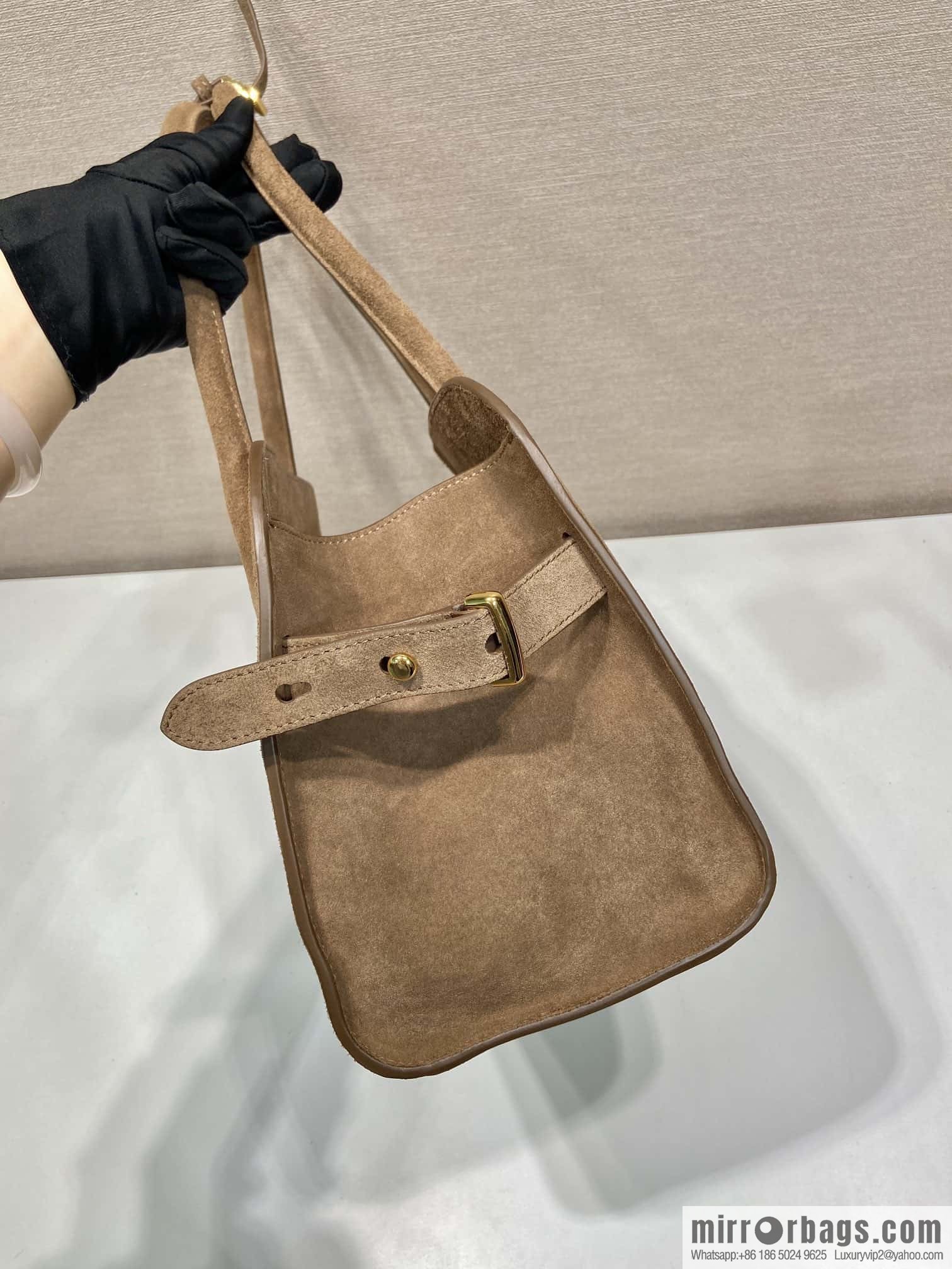 PRADA 🎉 matte pitot bag 🎉 1BG538🎉🎉