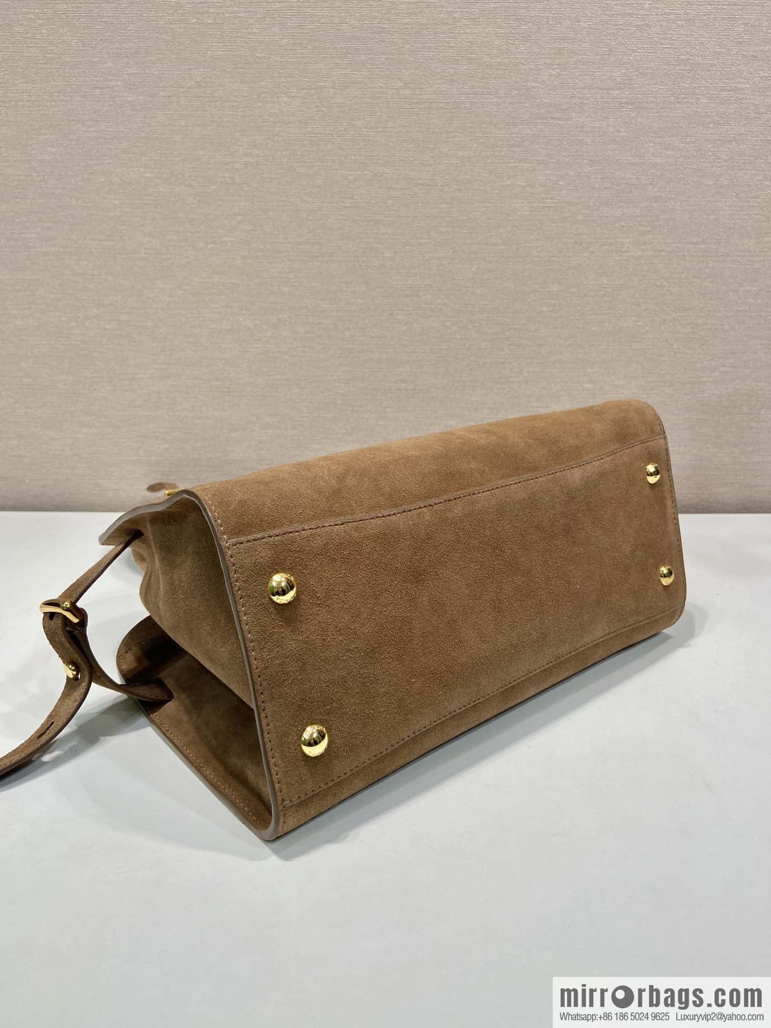 PRADA 🎉 matte pitot bag 🎉 1BG538🎉🎉