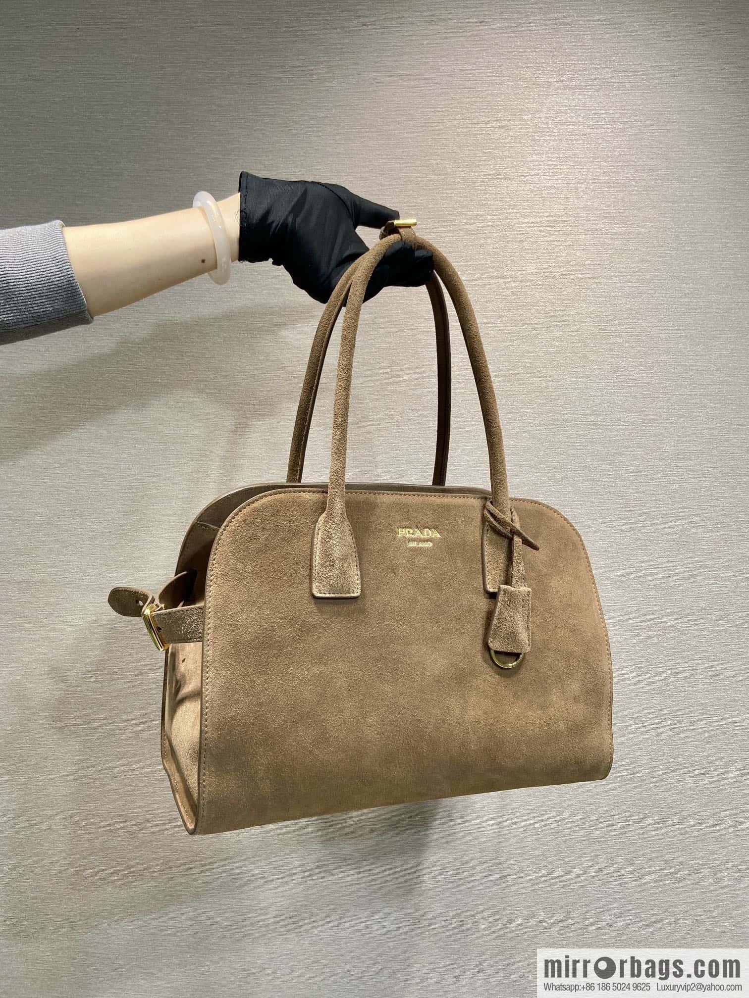 PRADA 🎉 matte pitot bag 🎉 1BG538🎉🎉