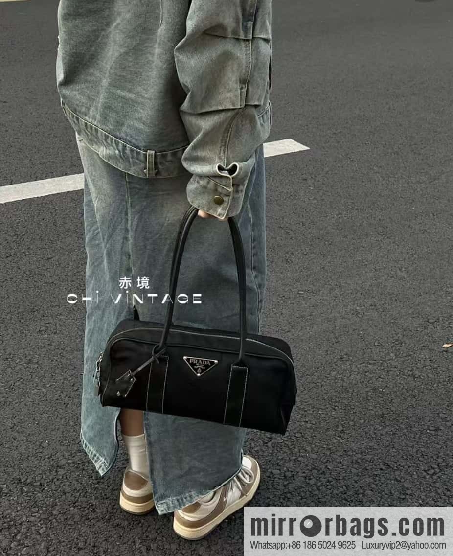 PRADA 🎉 medieval Boston 🎉 1BG847 long arm🎉🎉