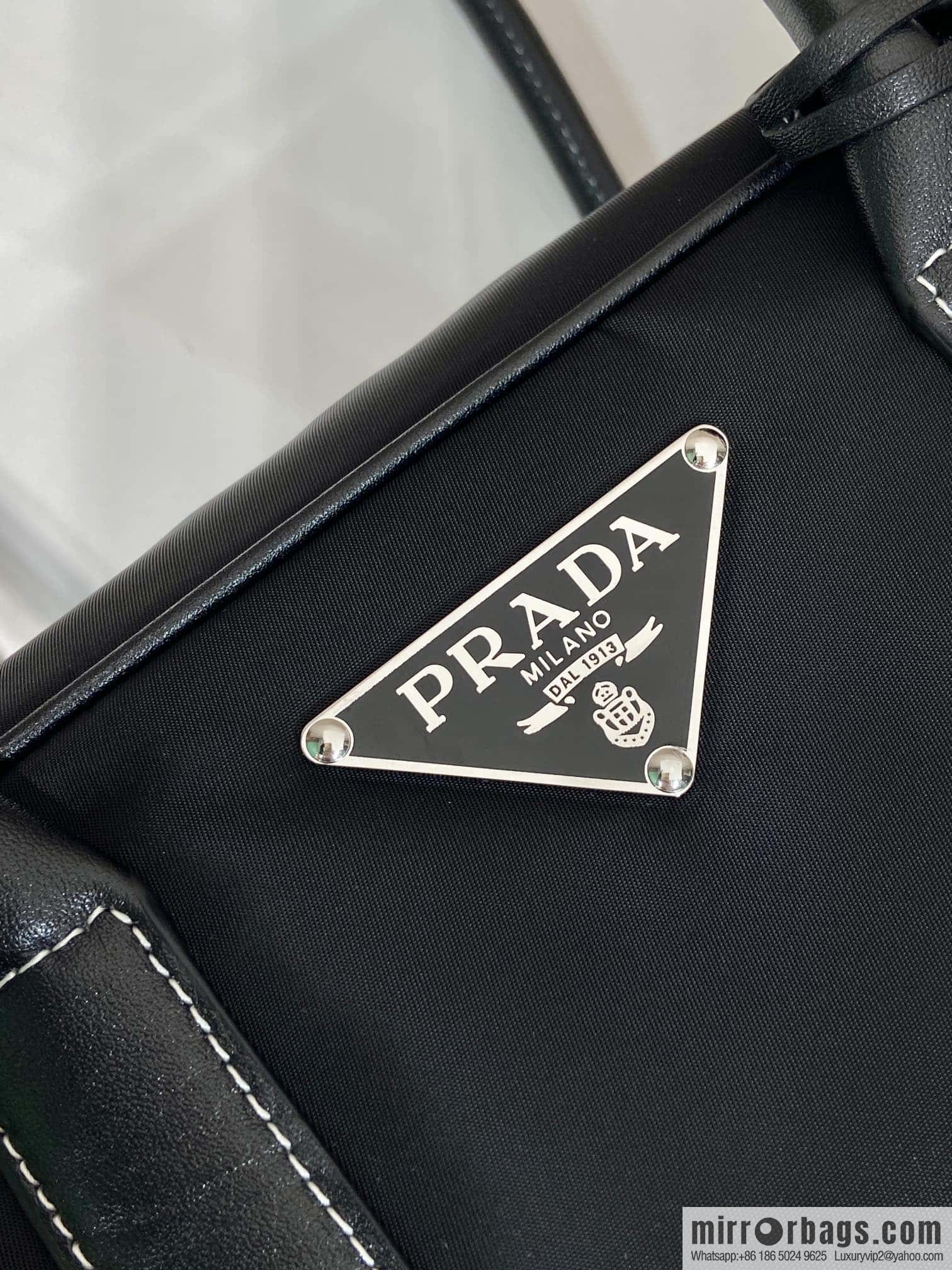 PRADA 🎉 medieval Boston 🎉 1BG847 long arm🎉🎉