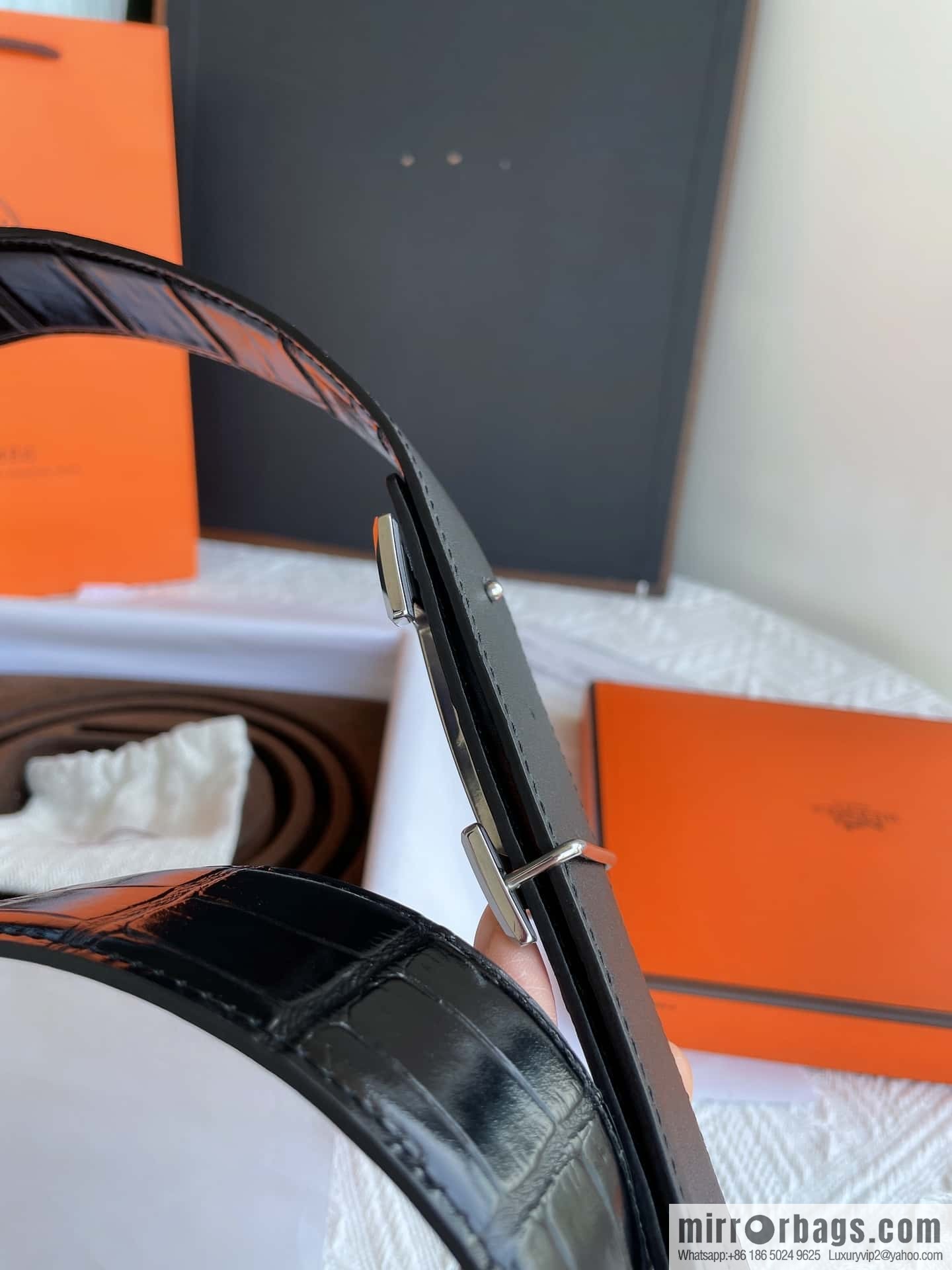 Hermes Hermes, exquisite Wu Gang glossy buckle, imported cowhide pressed crocodile pattern cowhide belt 38cm