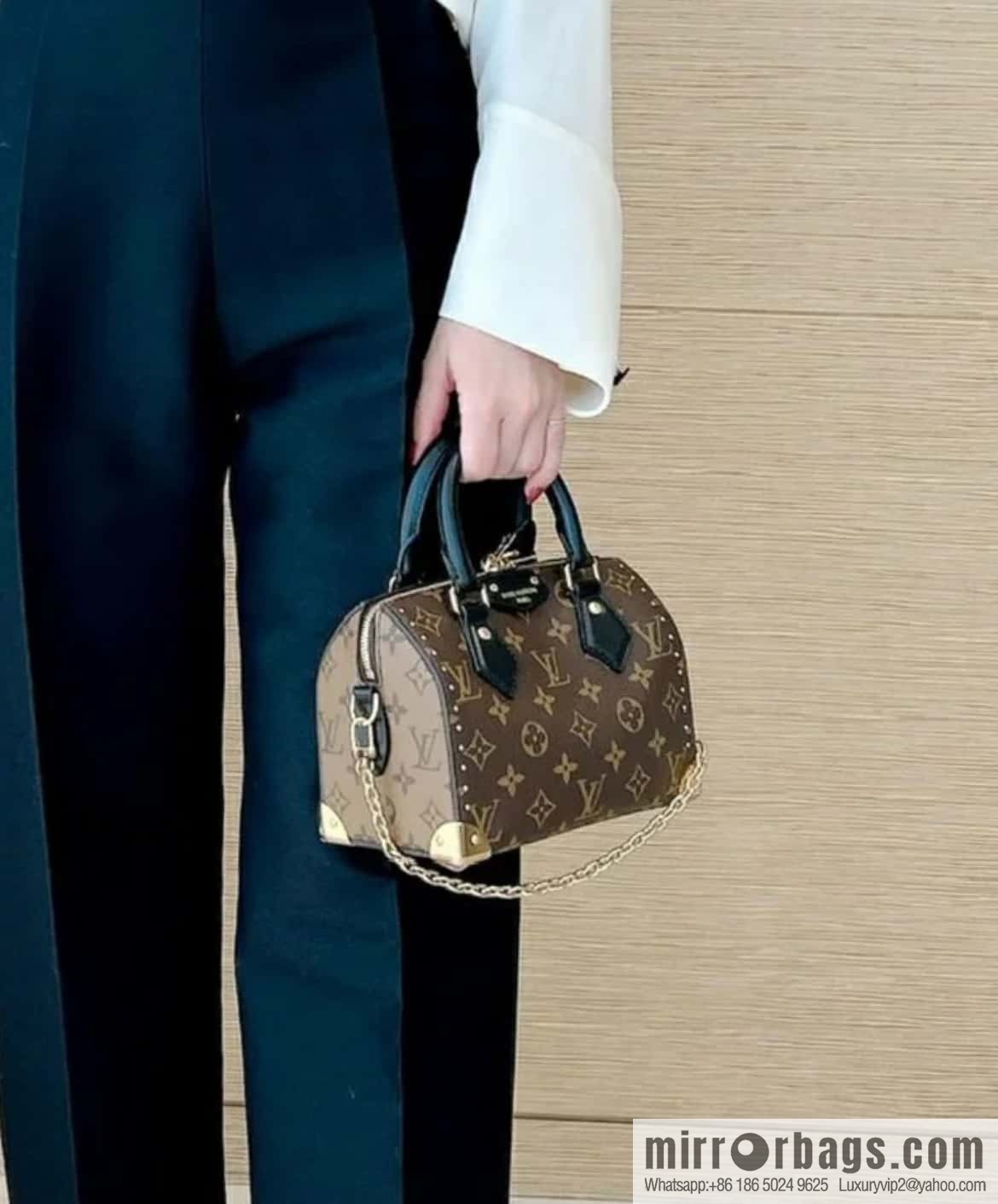 [Boutique‑grade] M13146 presbyopia black leather, catwalk pillow bag series Speedy 20 rivet show Lv pillow