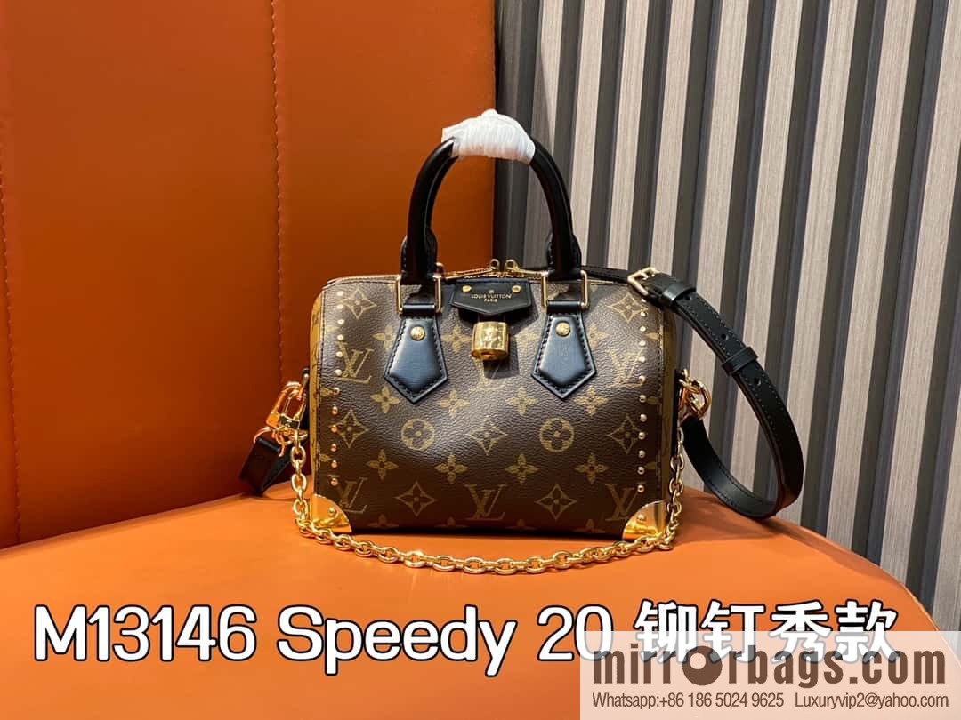 [Boutique‑grade] M13146 presbyopia black leather, catwalk pillow bag series Speedy 20 rivet show Lv pillow