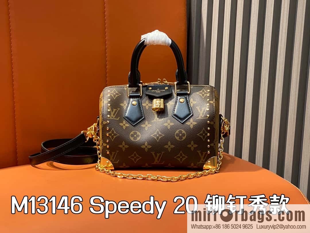 [Boutique‑grade] M13146 presbyopia black leather, catwalk pillow bag series Speedy 20 rivet show Lv pillow