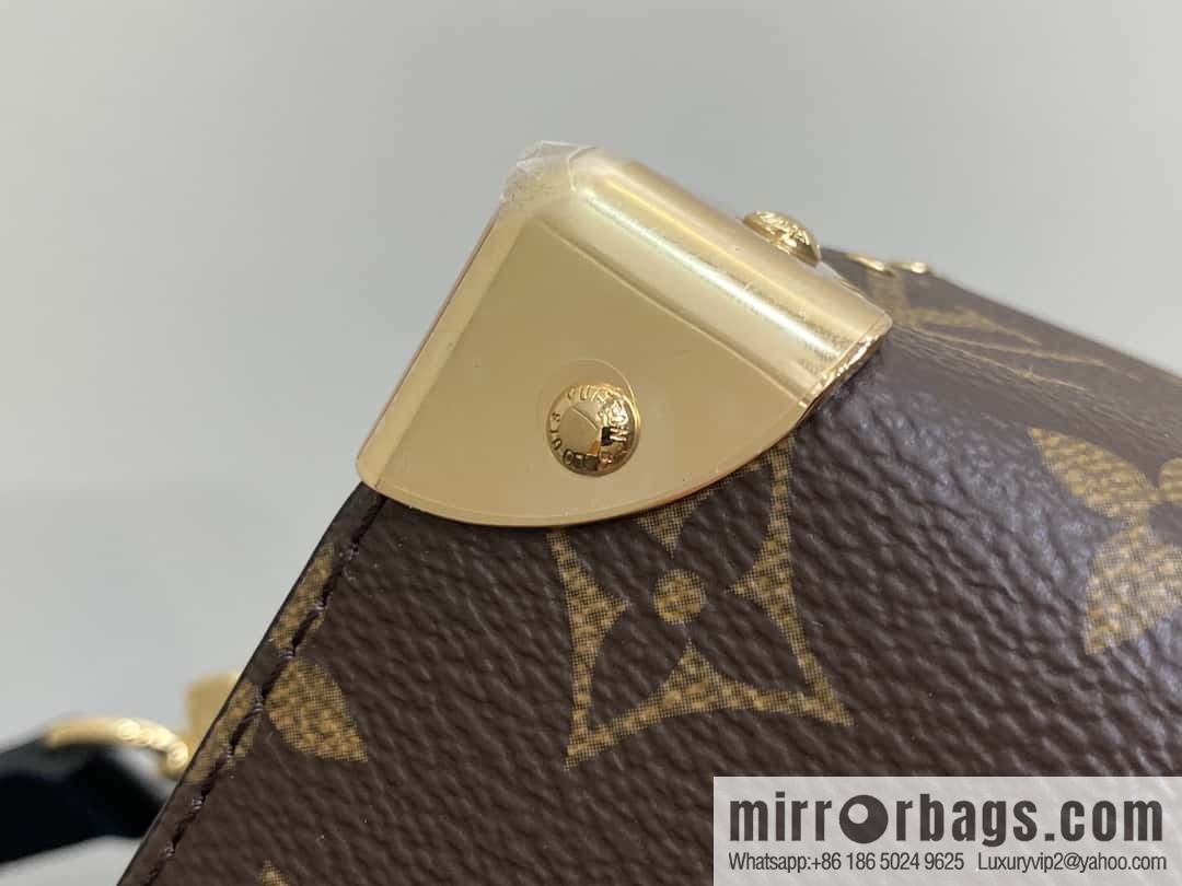 [Boutique‑grade] M13146 presbyopia black leather, catwalk pillow bag series Speedy 20 rivet show Lv pillow