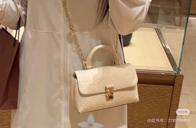 [Boutique‑grade] M12145 milky white full leather embossed, chain bag handbag series, the new NANO MADELEINE handbag of the season