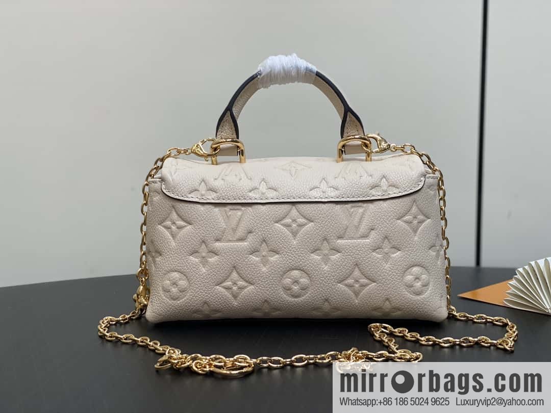 [Boutique‑grade] M12145 milky white full leather embossed, chain bag handbag series, the new NANO MADELEINE handbag of the season