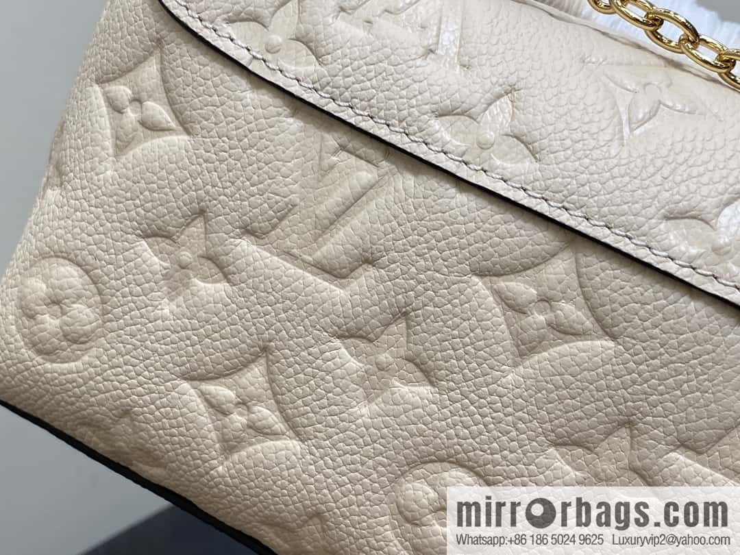 [Boutique‑grade] M12145 milky white full leather embossed, chain bag handbag series, the new NANO MADELEINE handbag of the season