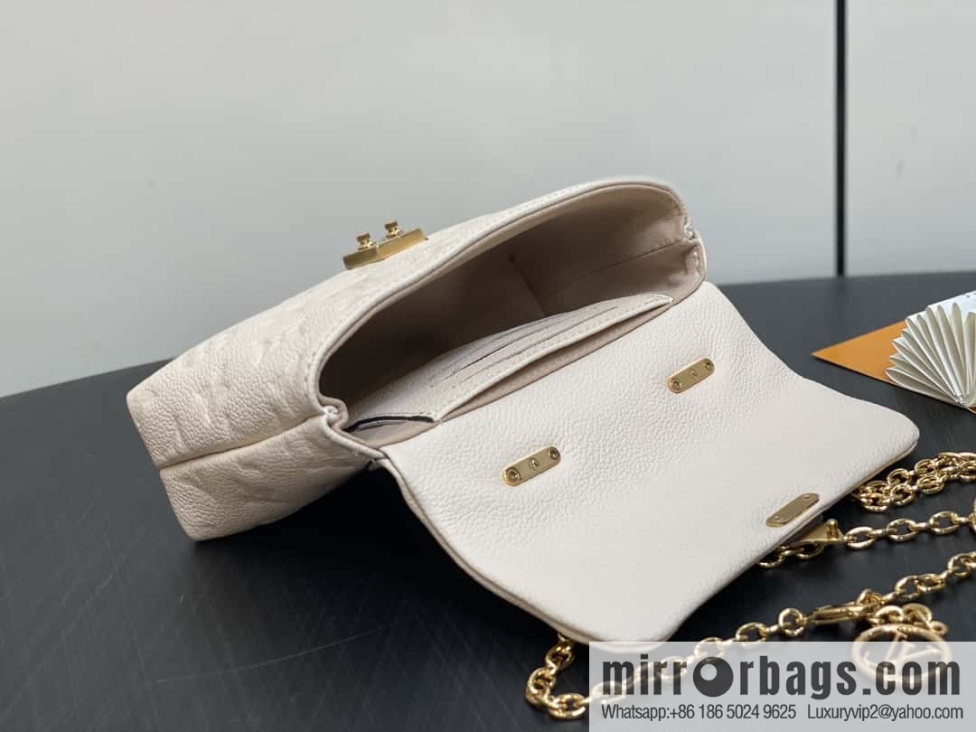 [Boutique‑grade] M12145 milky white full leather embossed, chain bag handbag series, the new NANO MADELEINE handbag of the season