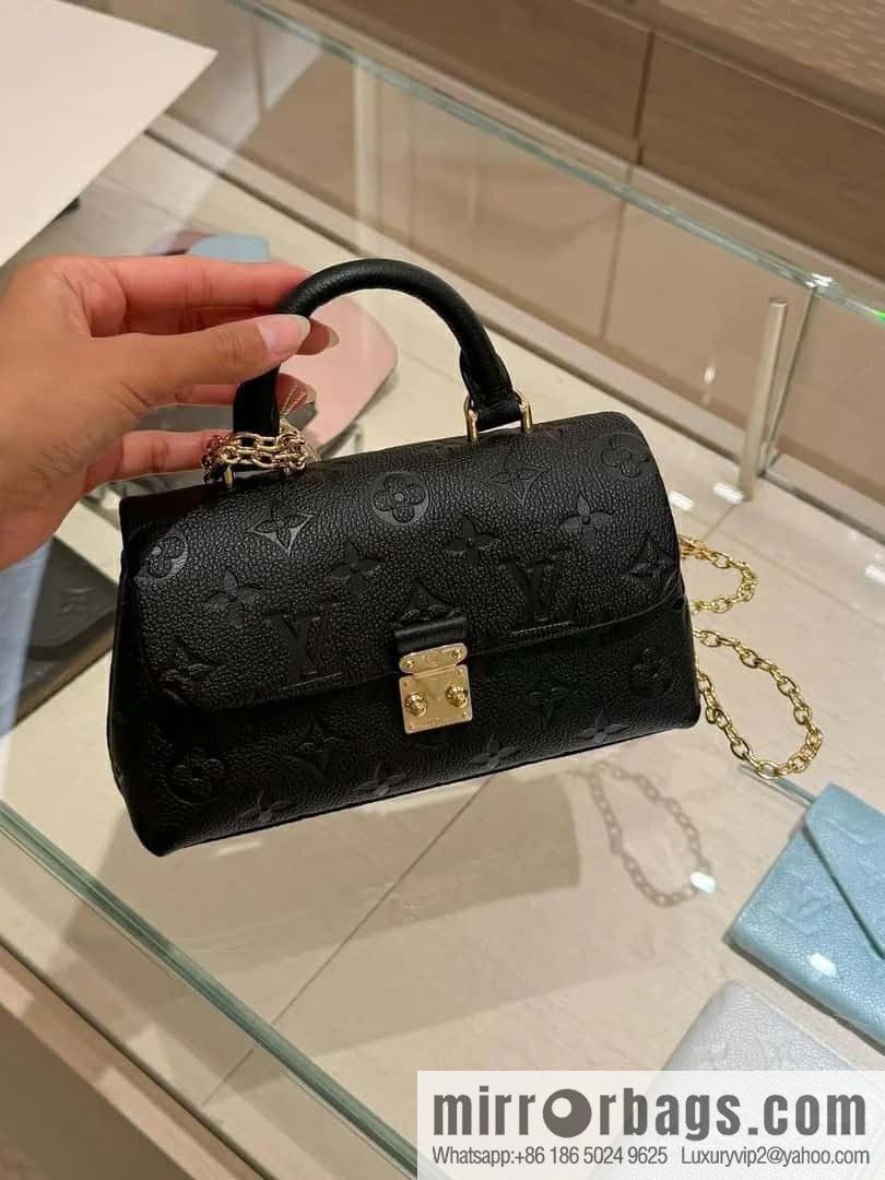 [Boutique‑grade] M12144 black full leather embossed, chain bag handbag series, the new NANO MADELEINE handbag of the season
