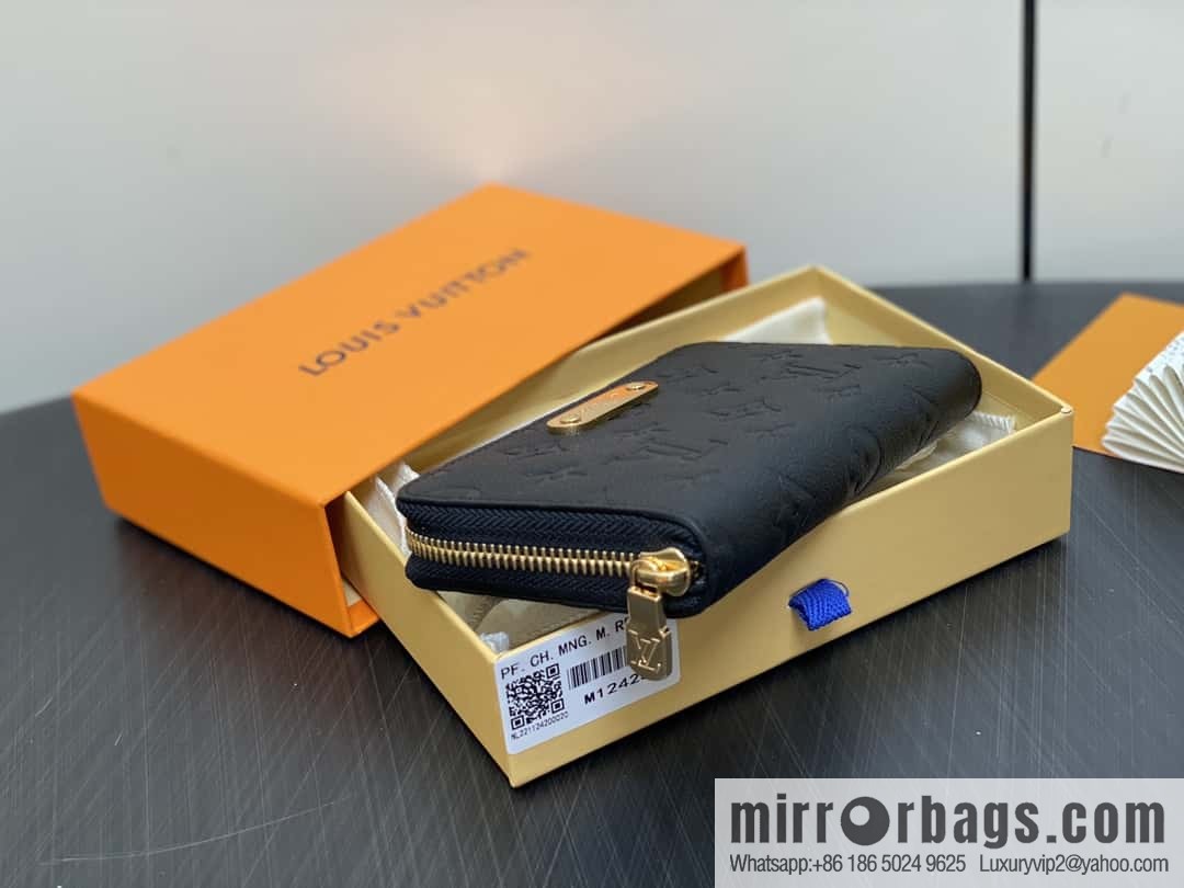 [Premium‑quality] M12425 black, full leather embossed single zipper wallet series New Margot Wallet