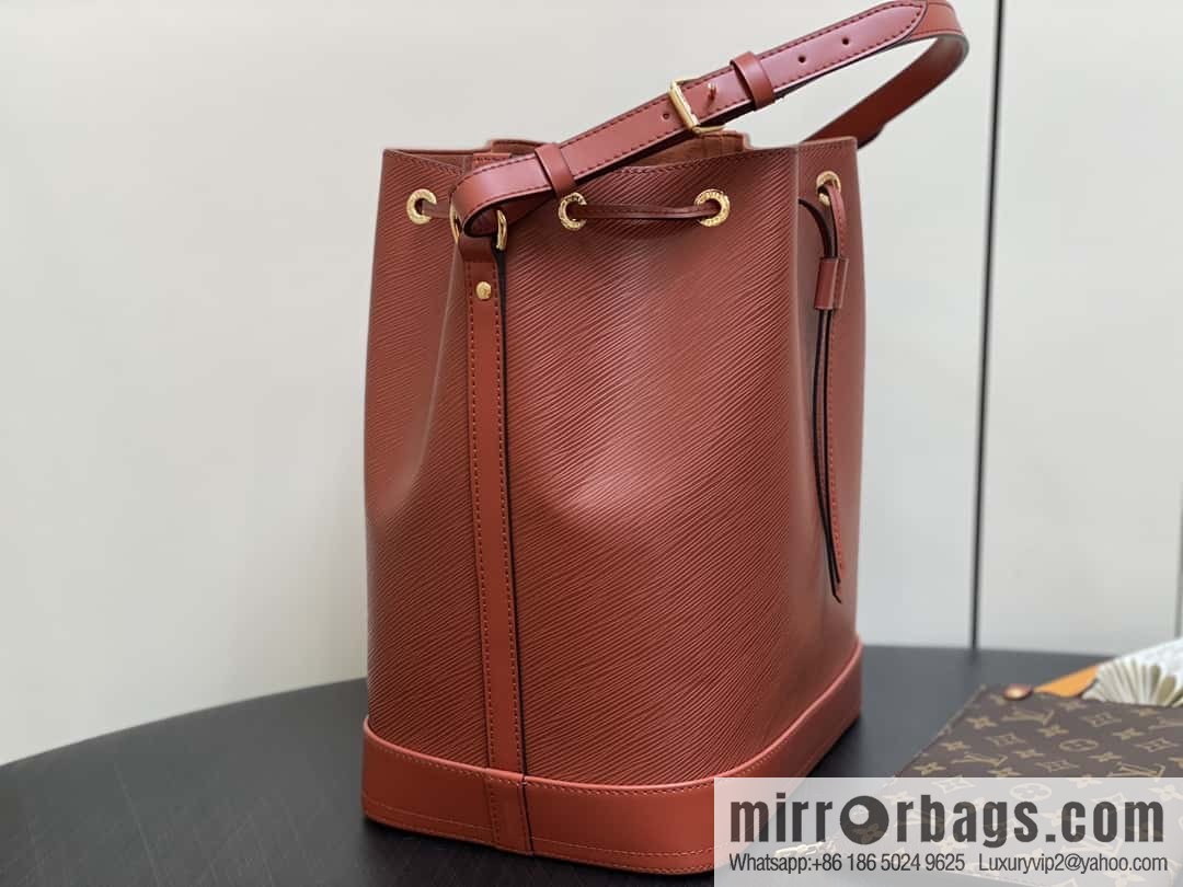 [Boutique‑grade] M24932 brown, water ripple bucket bag NOE MM handbag Noé MM bucket bag