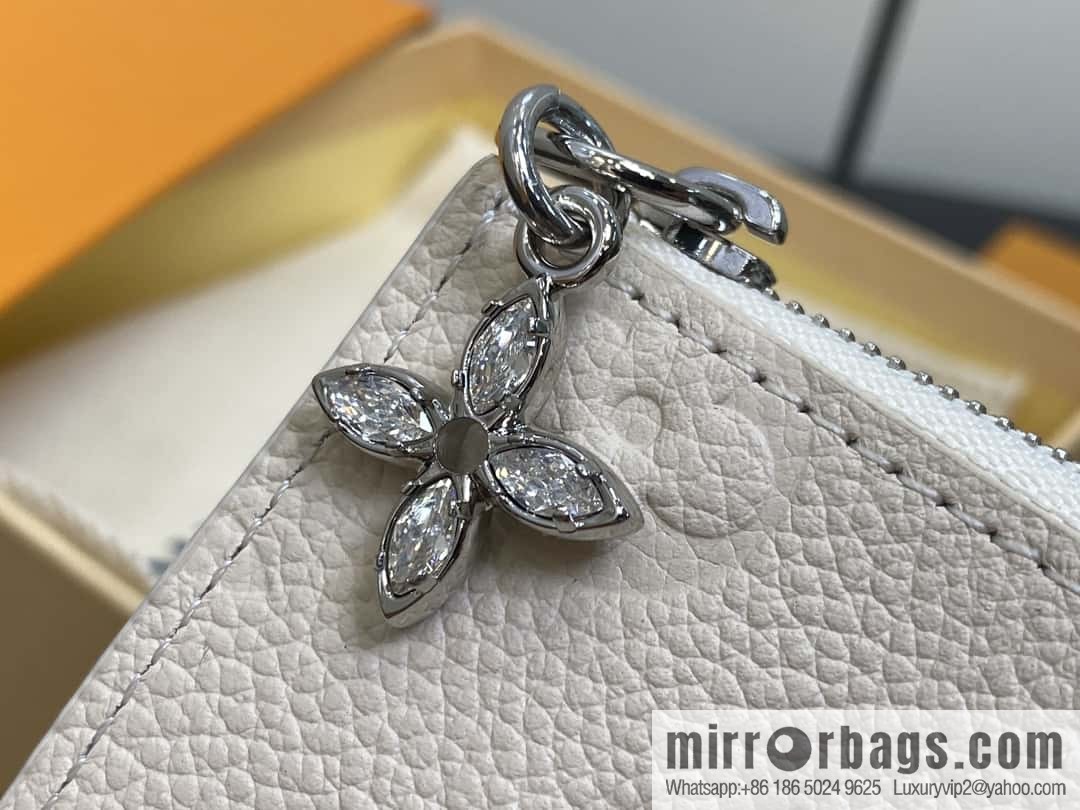 [Boutique‑grade] M12674 pearlescent white full leather embossed, two-fold wallet series Lisa Wallet wallet m12536