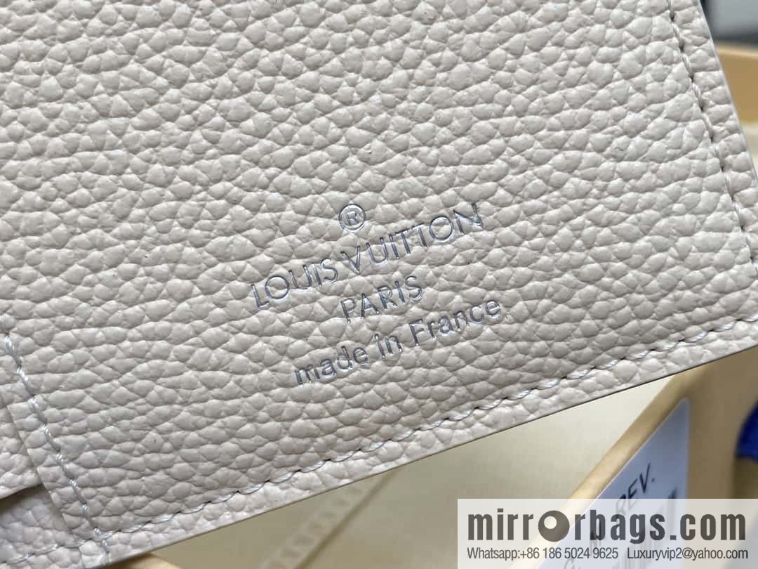 [Boutique‑grade] M12674 pearlescent white full leather embossed, two-fold wallet series Lisa Wallet wallet m12536