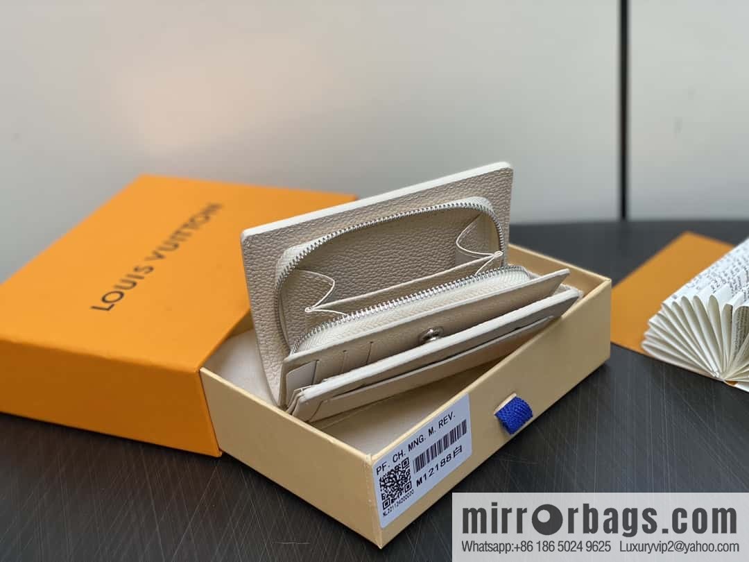 [Boutique‑grade] M12188 pearlescent white full leather embossed, full leather two-fold wallet series Clea wallet