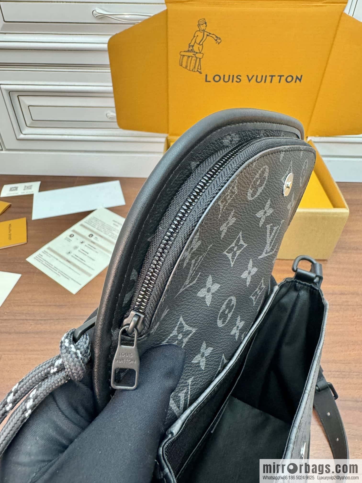 LV M12681 Pulse Messenger