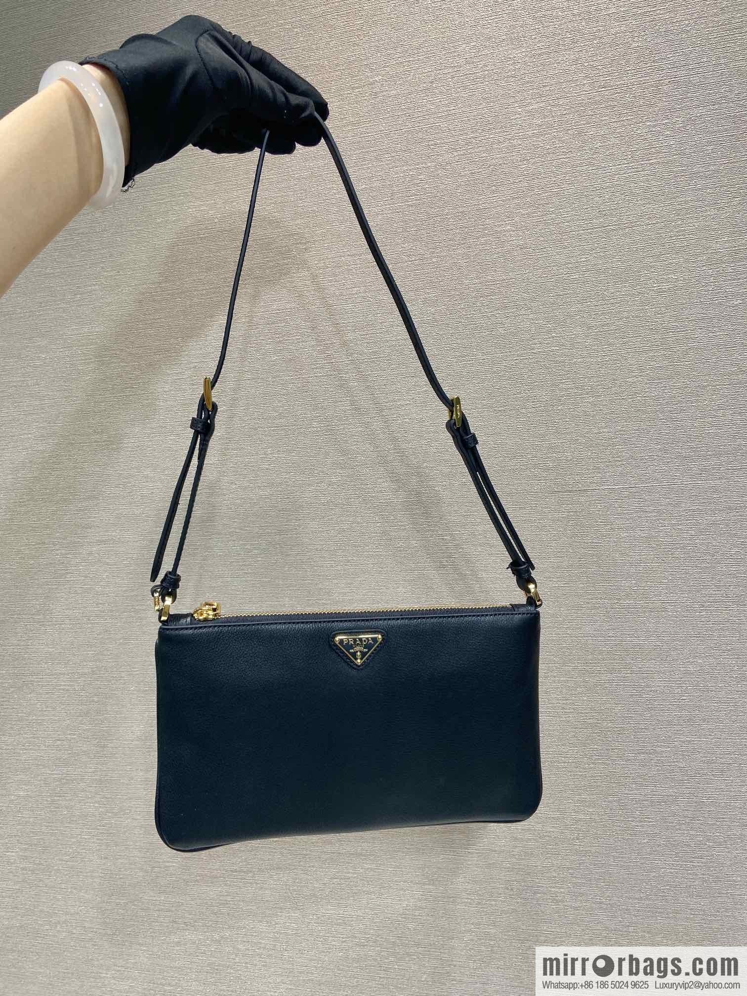 PRADA 🎉 new armpit bag 🎉 1NE545A calfskin/1BC238 🎉🎉 black