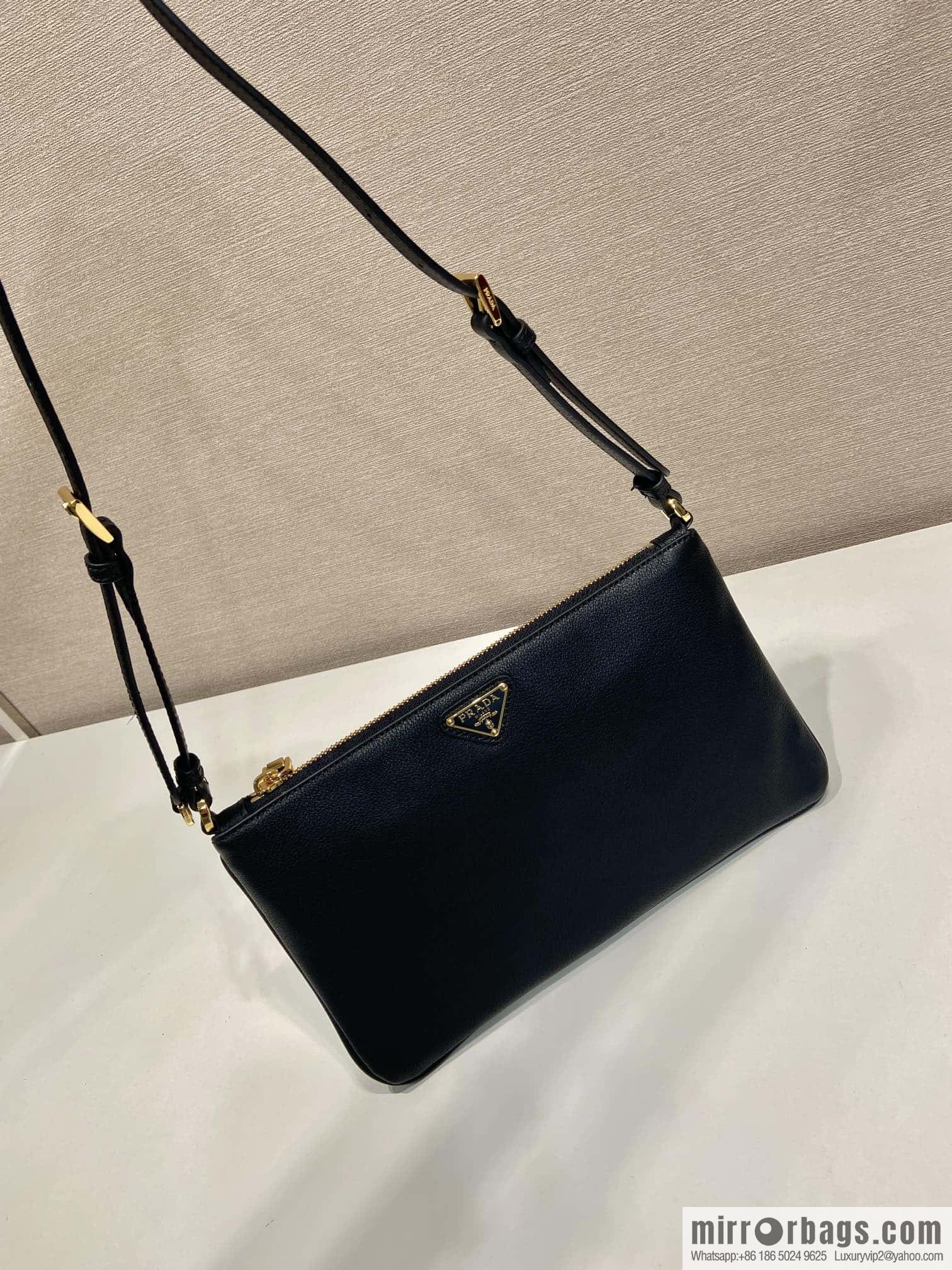 PRADA 🎉 new armpit bag 🎉 1NE545A calfskin/1BC238 🎉🎉 black