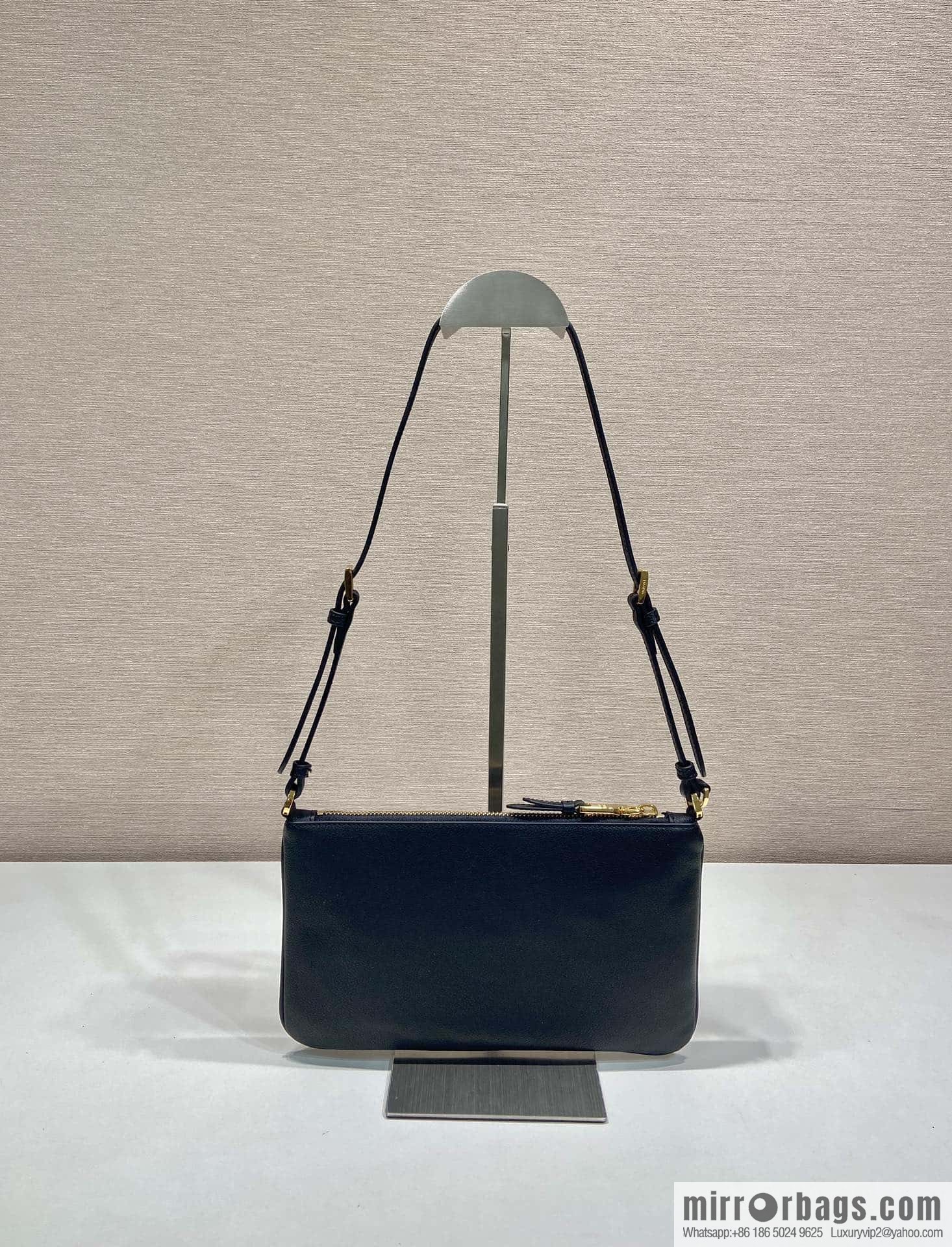 PRADA 🎉 new armpit bag 🎉 1NE545A calfskin/1BC238 🎉🎉 black