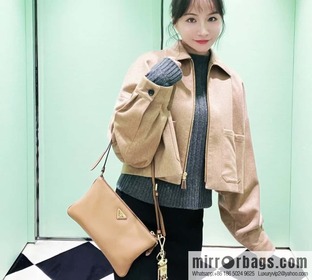 PRADA 🎉 new armpit bag 🎉 1NE545A calfskin/1BC238 🎉🎉 brown