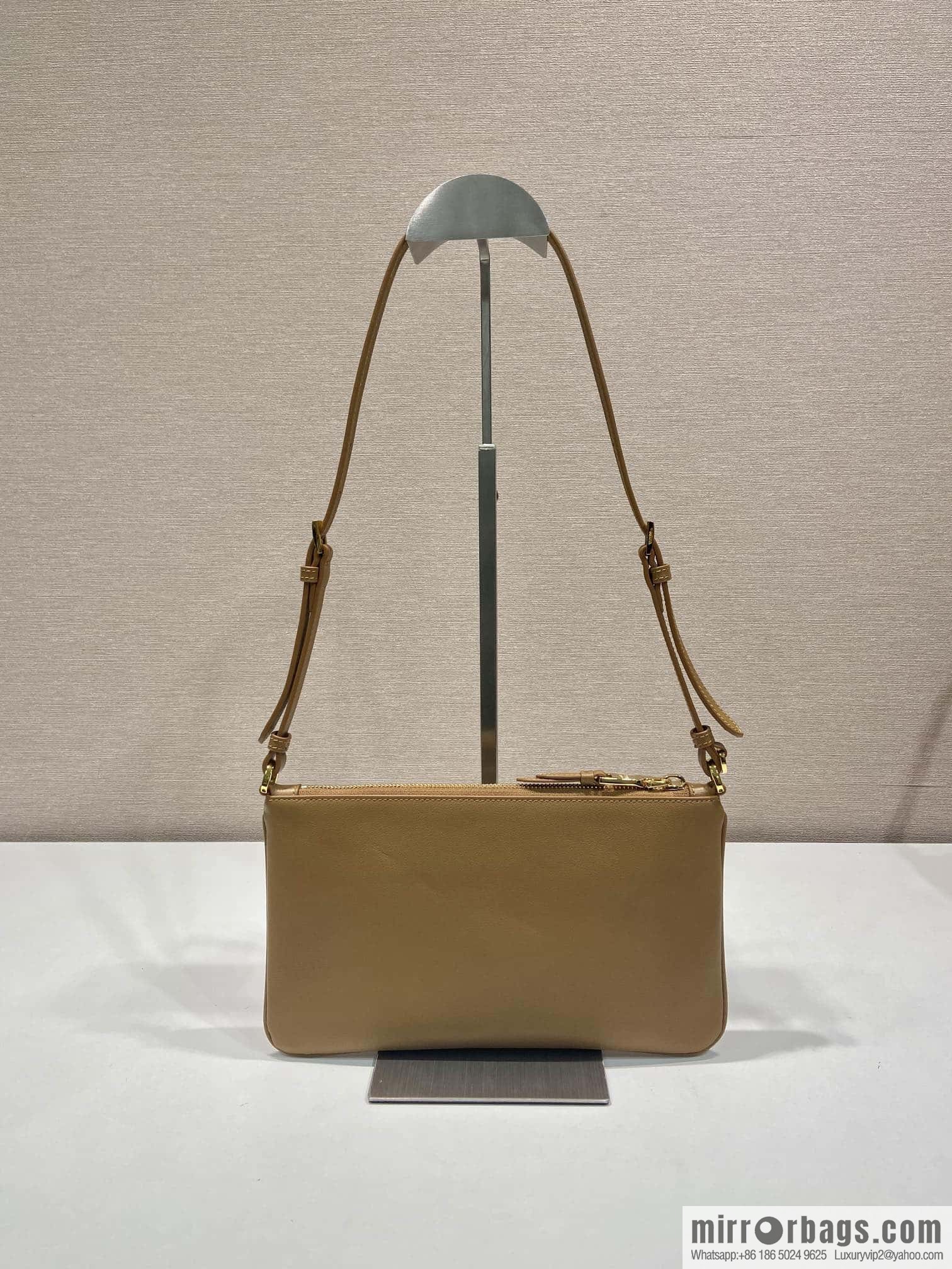 PRADA 🎉 new armpit bag 🎉 1NE545A calfskin/1BC238 🎉🎉 brown