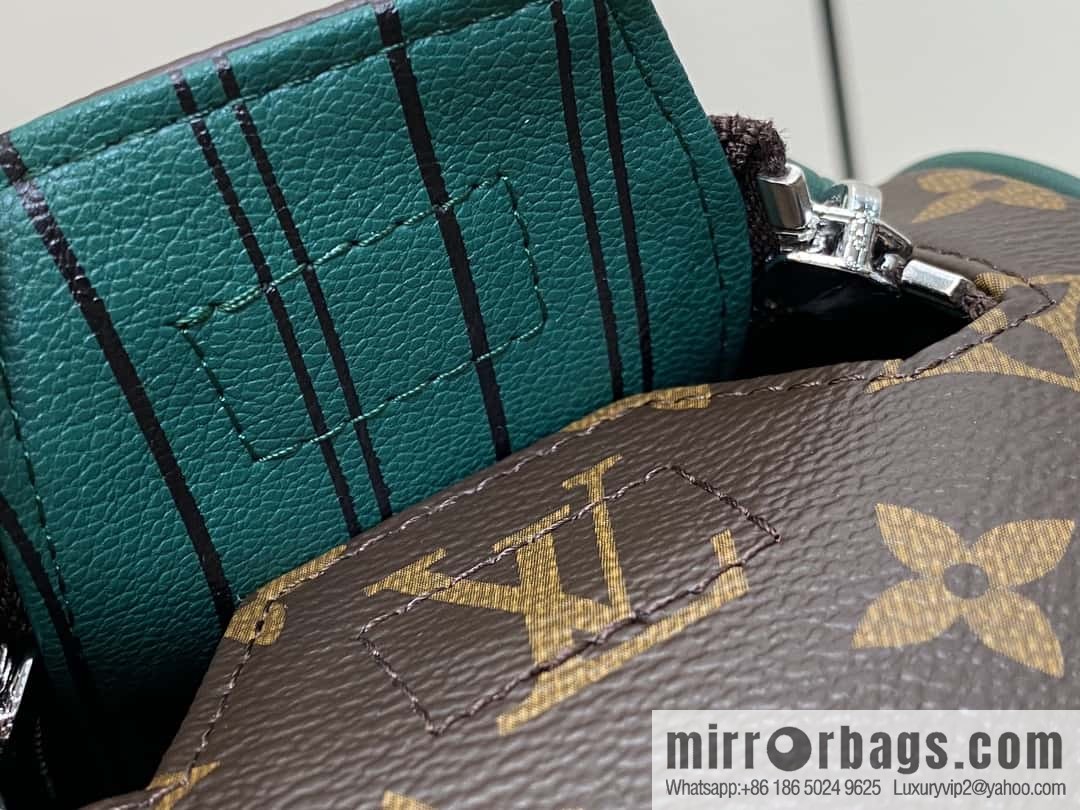 [Boutique‑grade] M12639 presbyopia green, toilet bag series DOPP KIT toilet bag