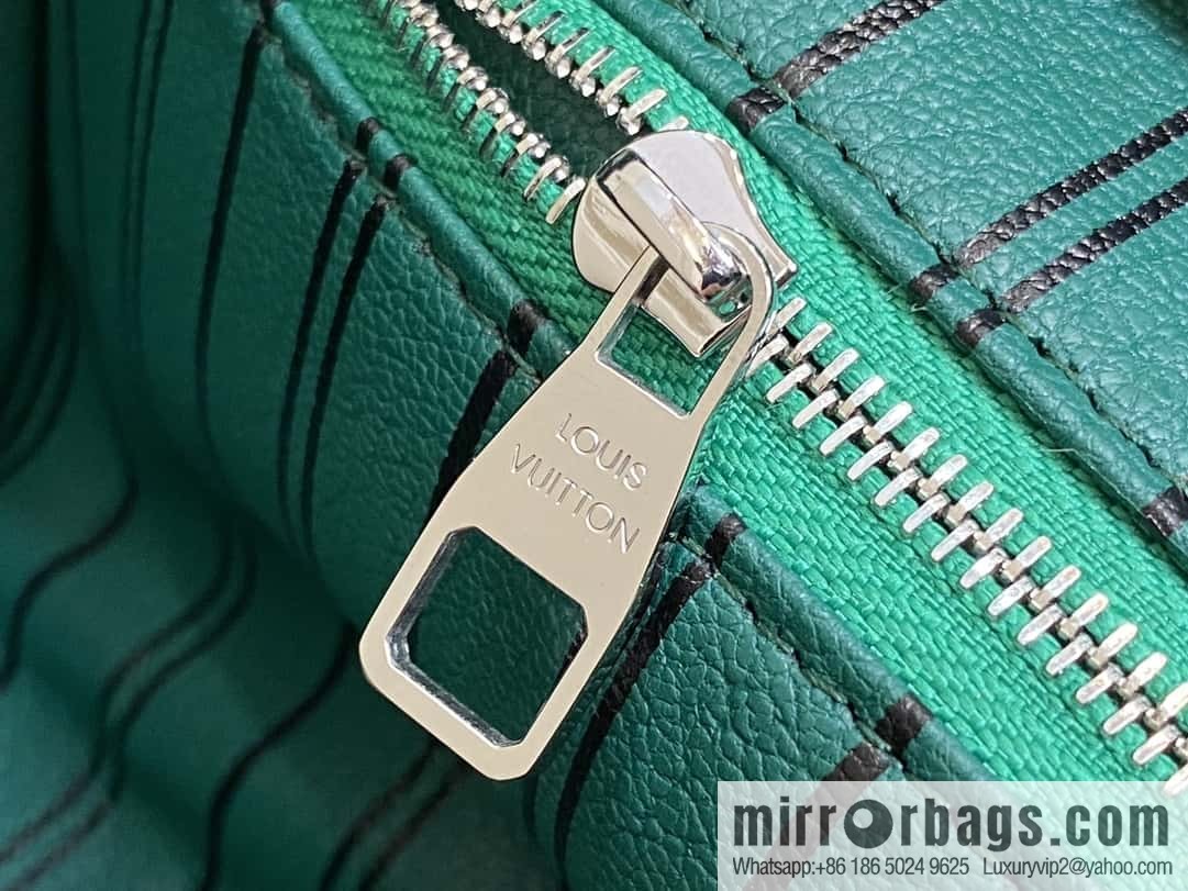 [Boutique‑grade] M12639 presbyopia green, toilet bag series DOPP KIT toilet bag