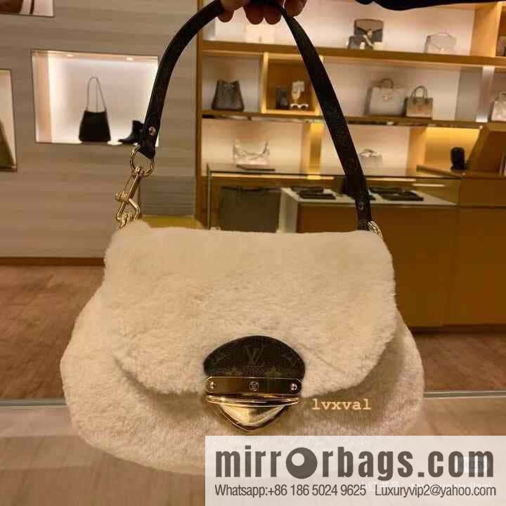 [Boutique‑grade] M12097 meters white plush, underarm bag ingot bag series SUNSET handbag