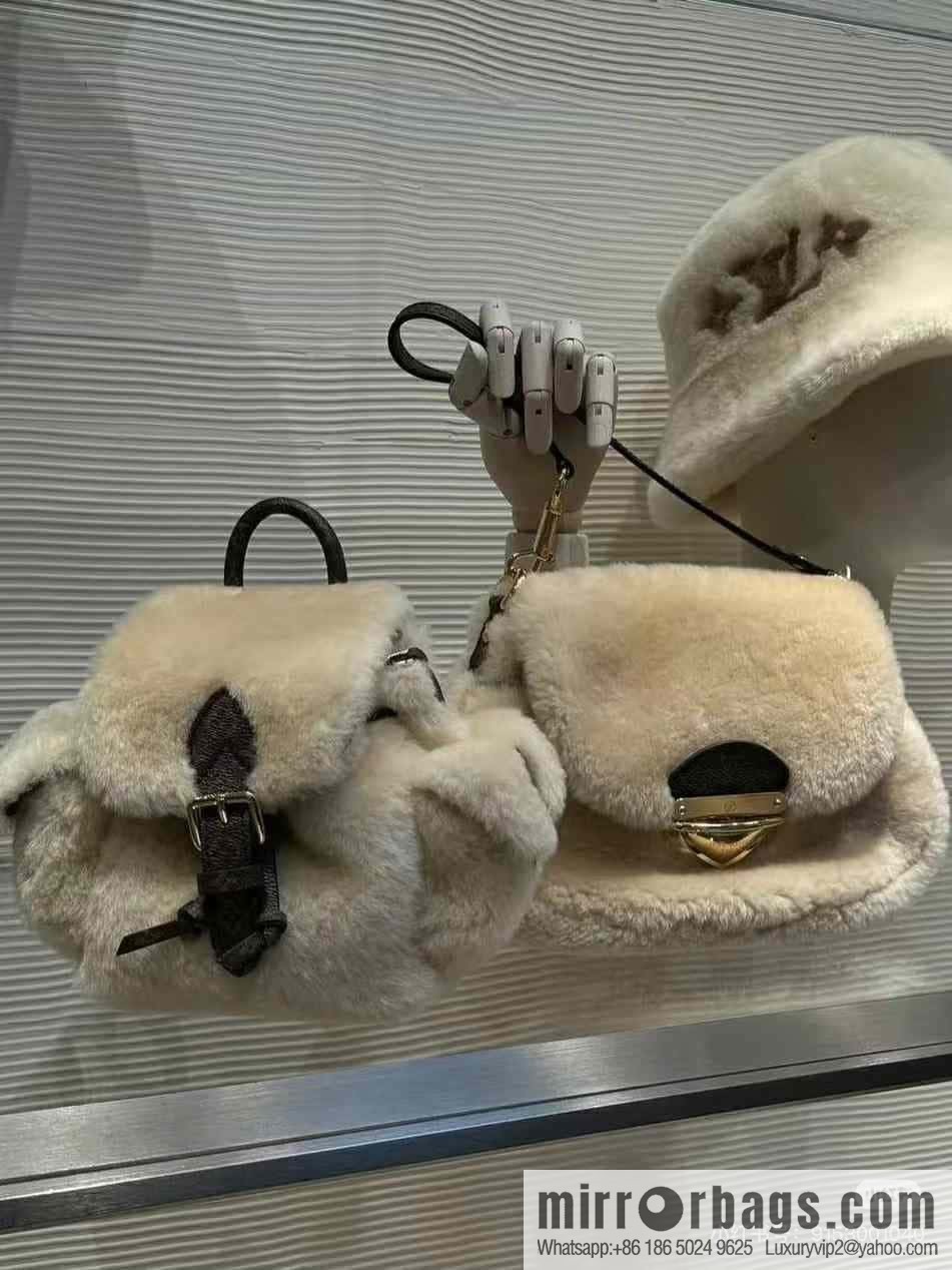[Boutique‑grade] M12097 meters white plush, underarm bag ingot bag series SUNSET handbag