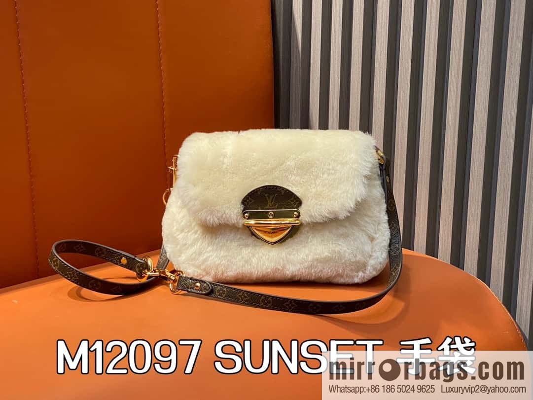[Boutique‑grade] M12097 meters white plush, underarm bag ingot bag series SUNSET handbag