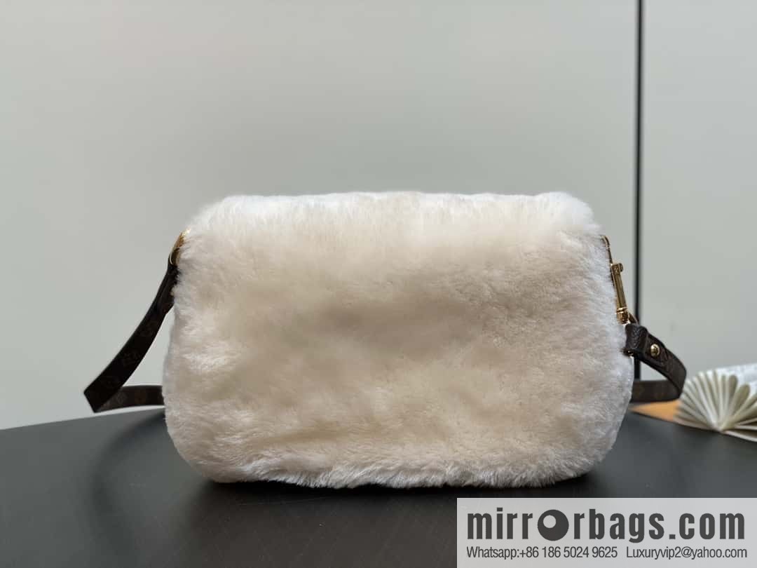 [Boutique‑grade] M12097 meters white plush, underarm bag ingot bag series SUNSET handbag