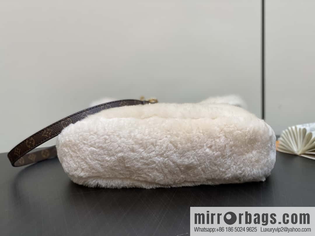 [Boutique‑grade] M12097 meters white plush, underarm bag ingot bag series SUNSET handbag