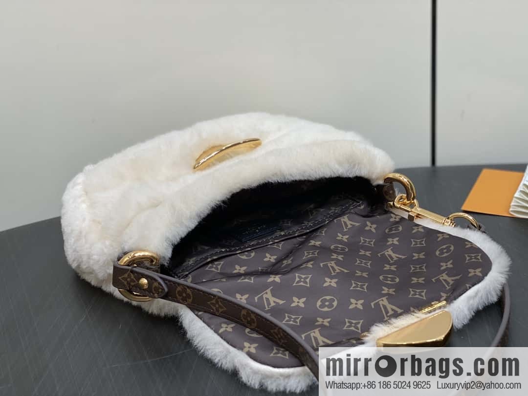 [Boutique‑grade] M12097 meters white plush, underarm bag ingot bag series SUNSET handbag