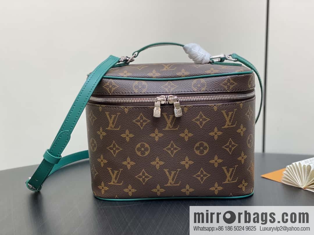 [Boutique‑grade] M12667 presbyopia green, medium cosmetic bag Nice cosmetic bag
