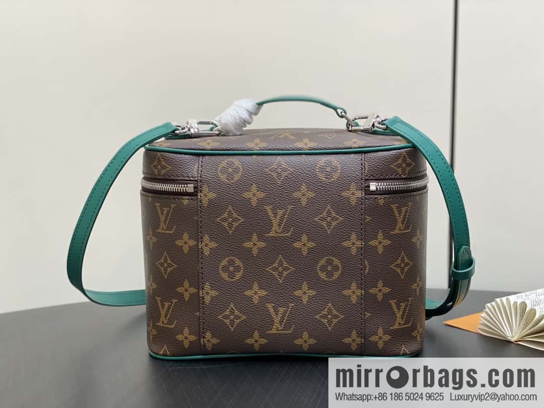 [Boutique‑grade] M12667 presbyopia green, medium cosmetic bag Nice cosmetic bag